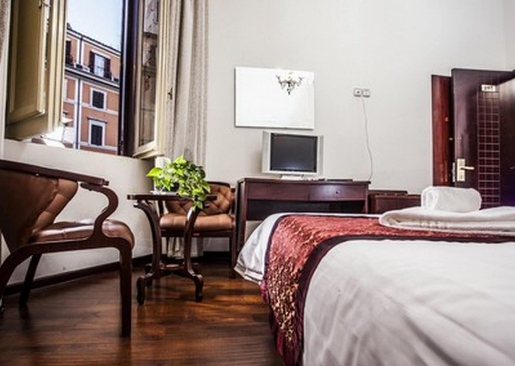 Portafortuna Guesthouse - Close To Colosseum Rom Exterior foto