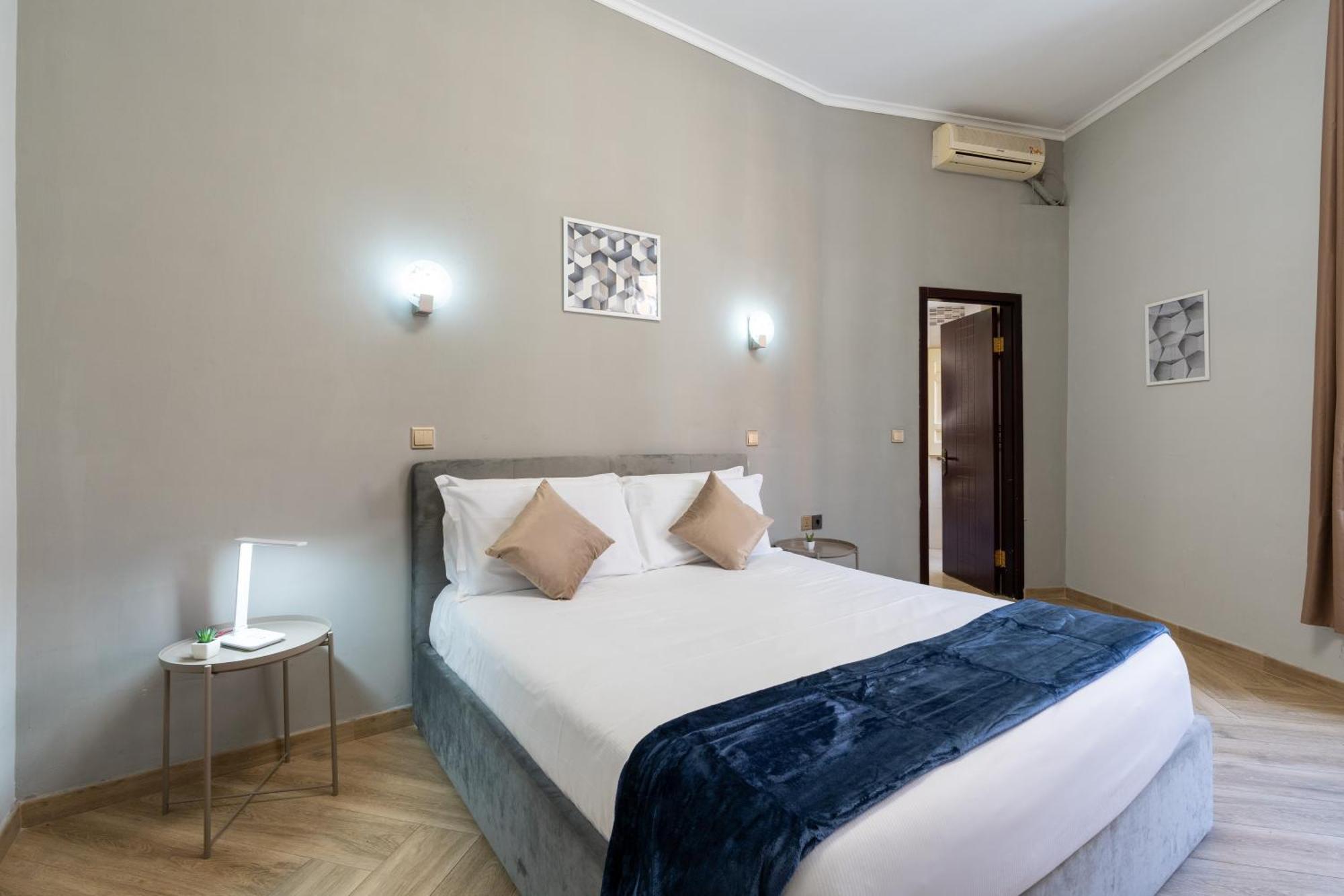 Portafortuna Guesthouse - Close To Colosseum Rom Exterior foto