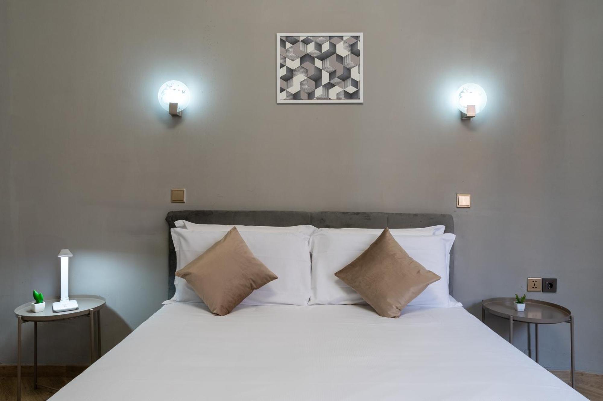 Portafortuna Guesthouse - Close To Colosseum Rom Exterior foto