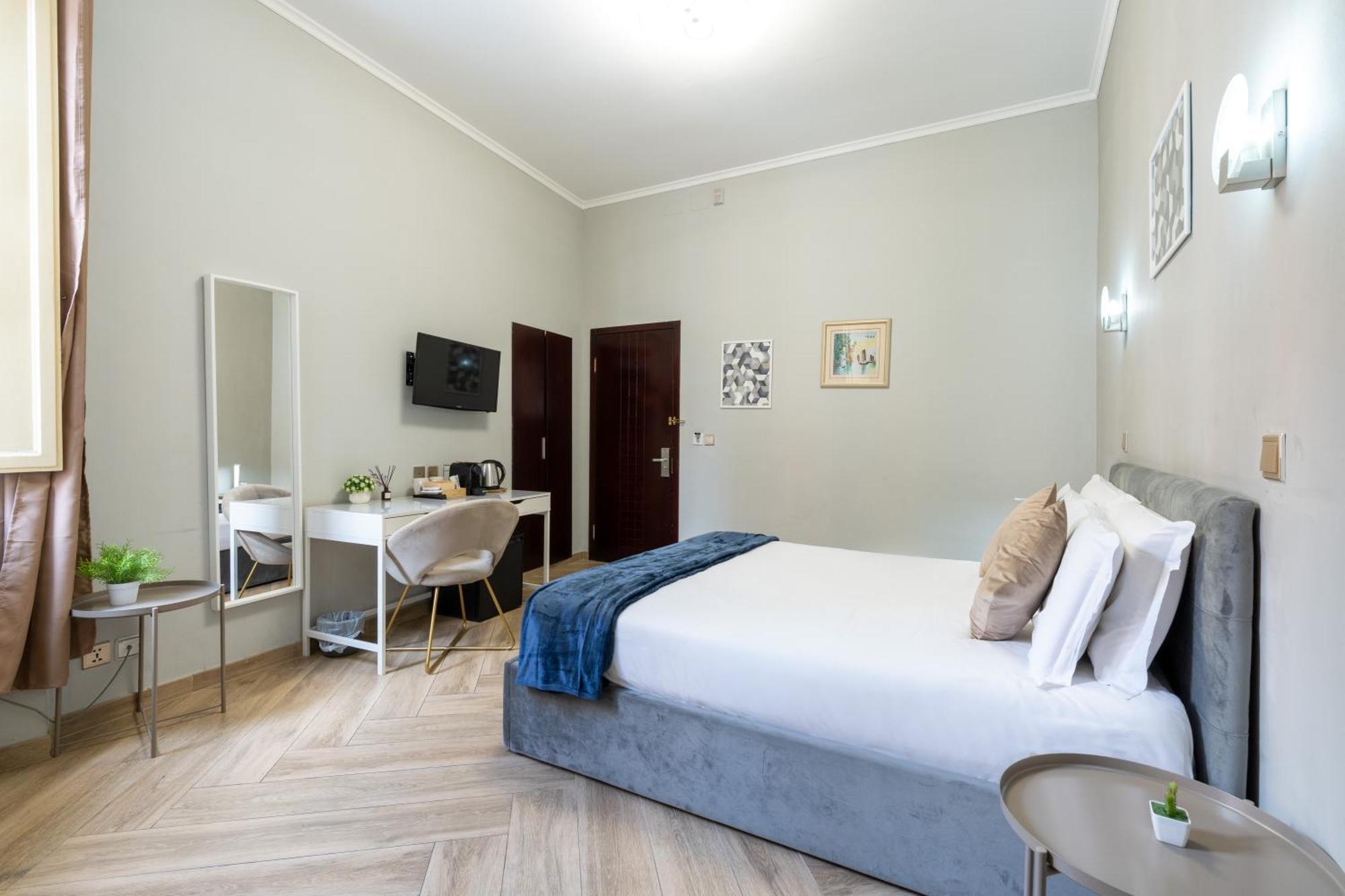 Portafortuna Guesthouse - Close To Colosseum Rom Exterior foto
