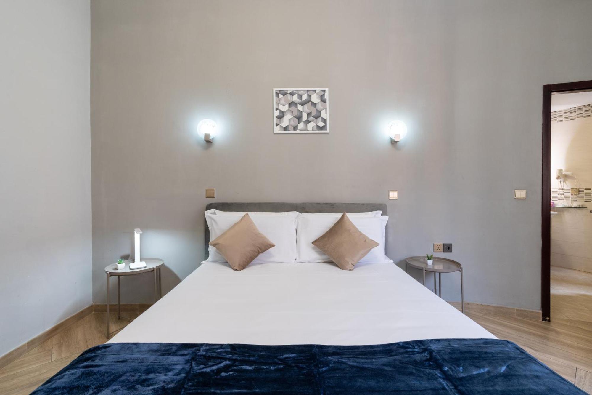 Portafortuna Guesthouse - Close To Colosseum Rom Exterior foto