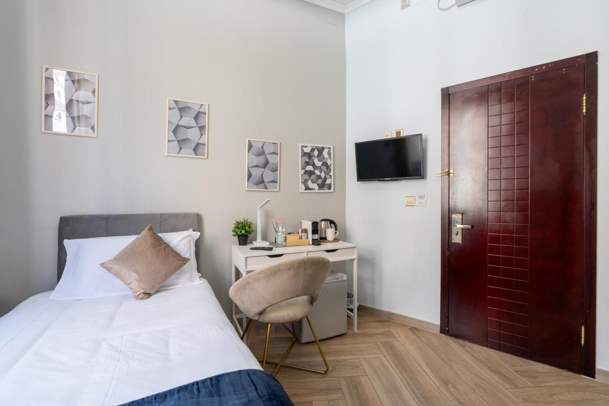 Portafortuna Guesthouse - Close To Colosseum Rom Exterior foto