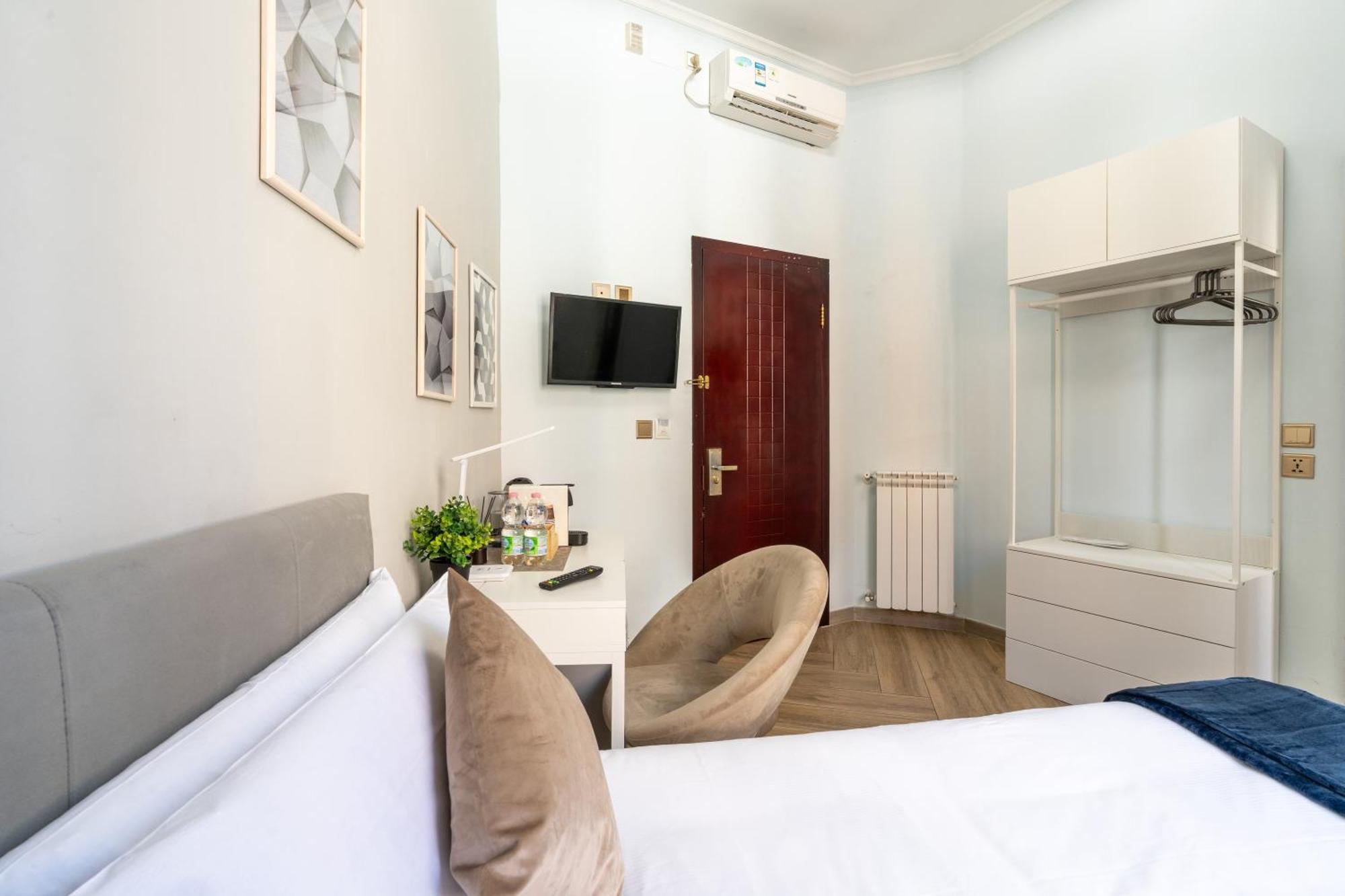 Portafortuna Guesthouse - Close To Colosseum Rom Exterior foto
