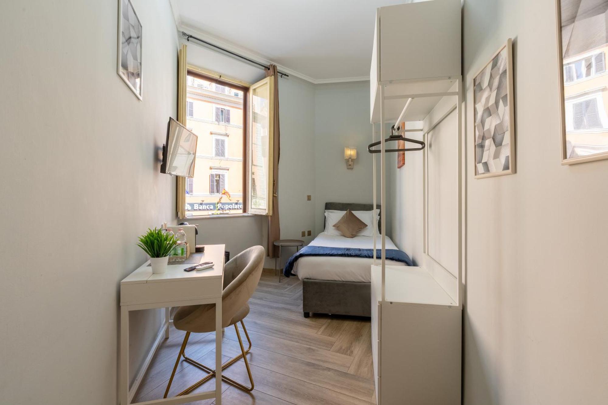Portafortuna Guesthouse - Close To Colosseum Rom Exterior foto