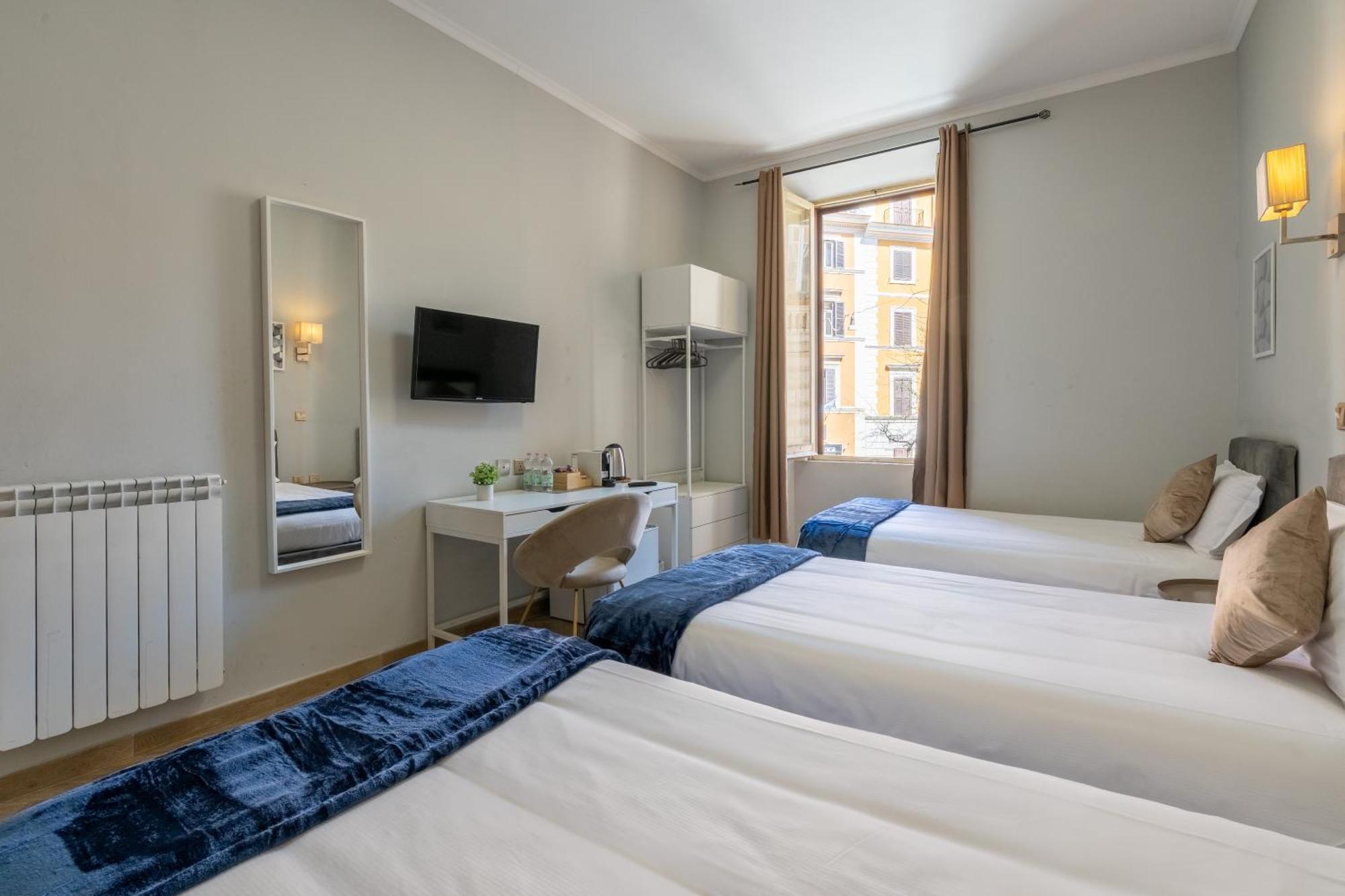 Portafortuna Guesthouse - Close To Colosseum Rom Exterior foto