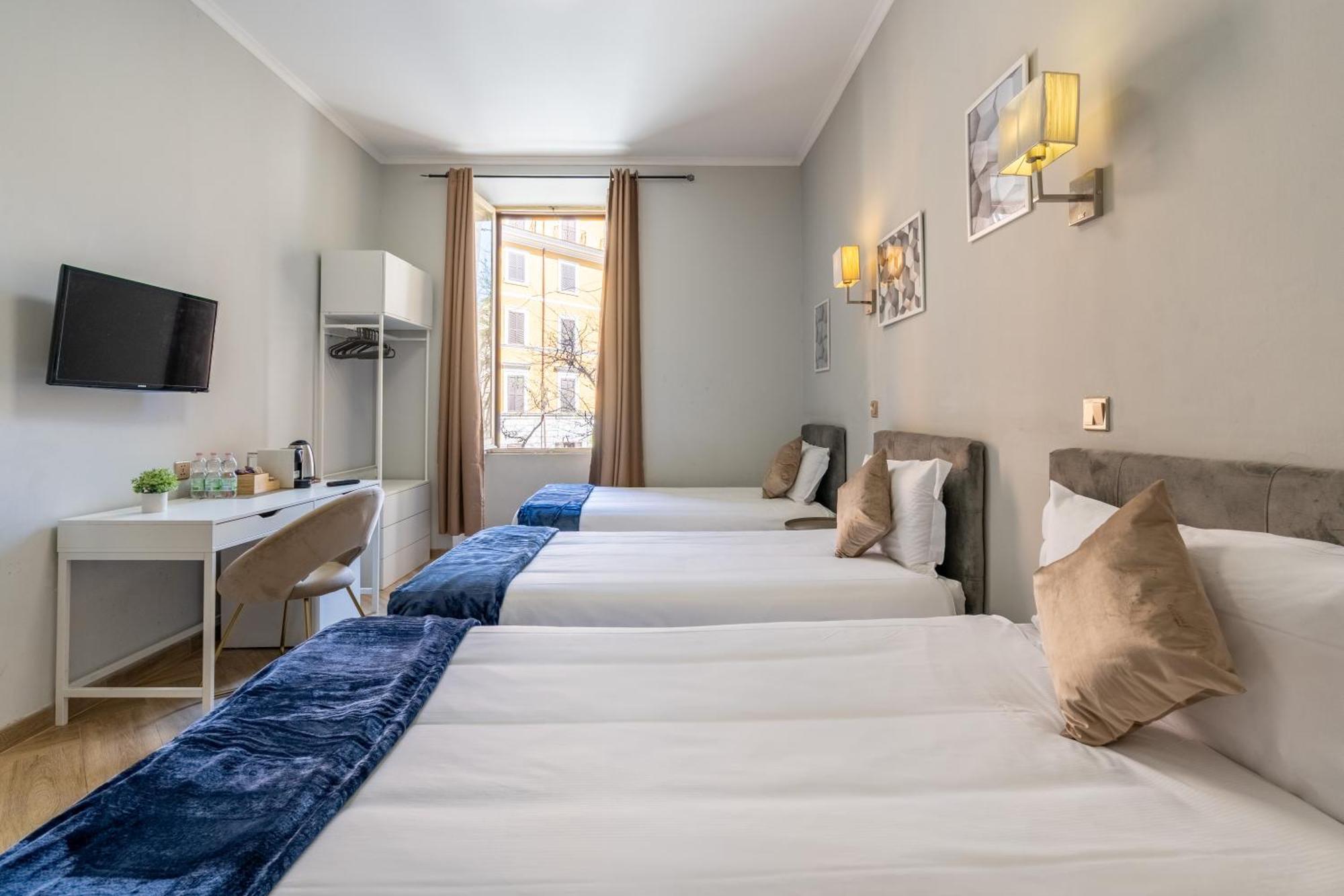 Portafortuna Guesthouse - Close To Colosseum Rom Exterior foto