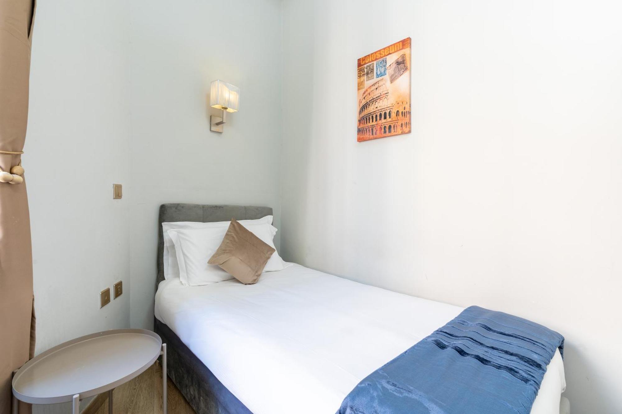 Portafortuna Guesthouse - Close To Colosseum Rom Exterior foto