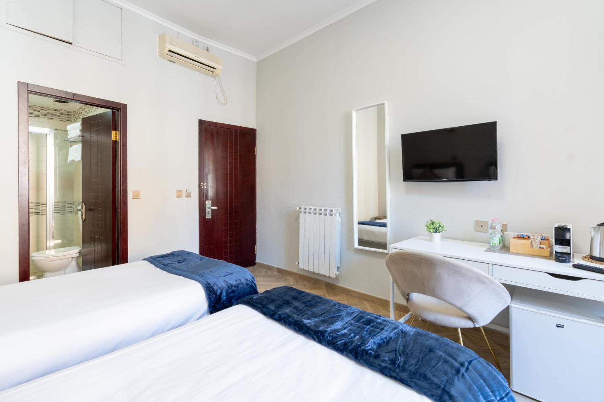 Portafortuna Guesthouse - Close To Colosseum Rom Exterior foto