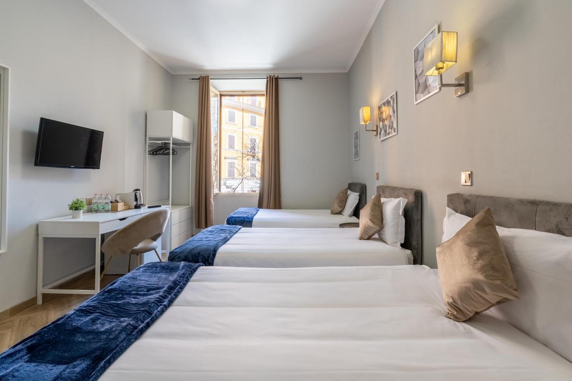 Portafortuna Guesthouse - Close To Colosseum Rom Exterior foto