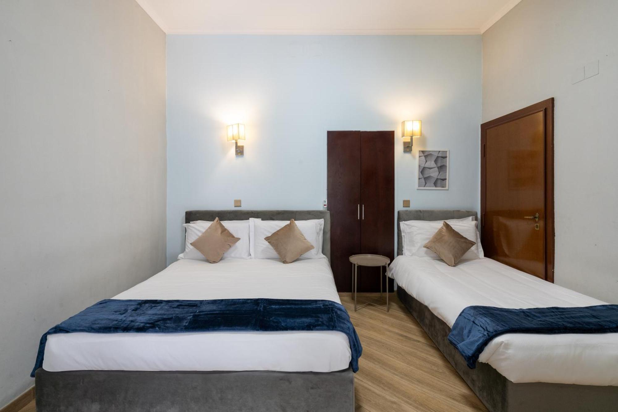 Portafortuna Guesthouse - Close To Colosseum Rom Exterior foto